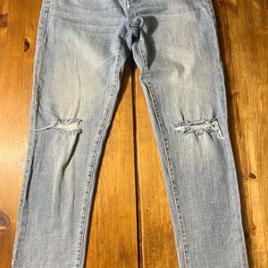 Pilcro distressed size 27 Women's Light Wash Skinny jeans with raw hem